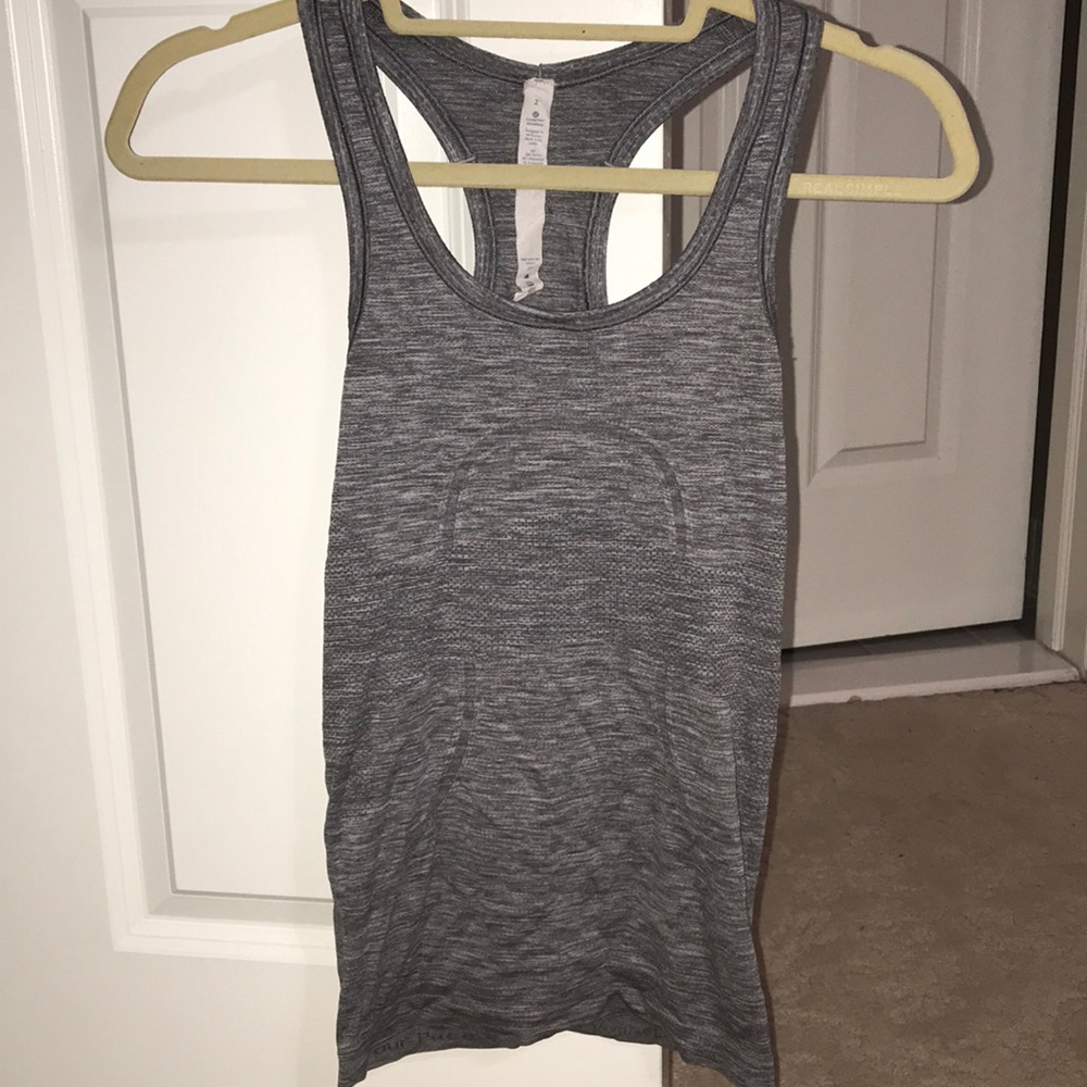 Lululemon top